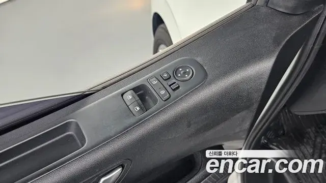 Hyundai Staria 2021 — Photo 18/30