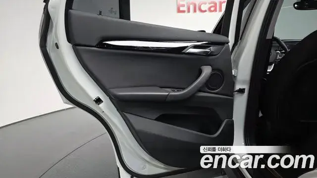 BMW X1 2019 — Şəkil 26/31
