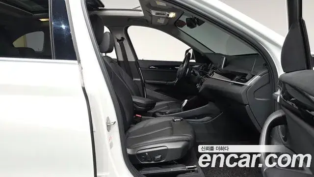 BMW X1 2019 — Şəkil 12/31