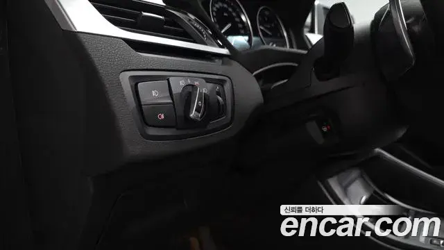 BMW X1 2019 — Şəkil 24/31