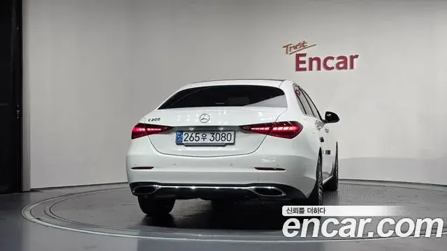 Mercedes-Benz C-Class 2025 — Фото 4/20