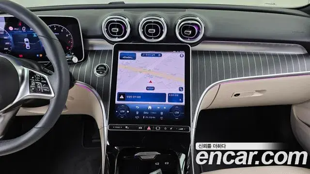 Mercedes-Benz C-Class 2025 — Фото 14/20