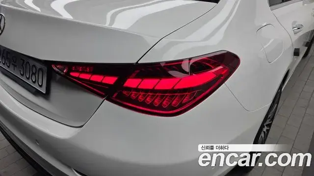 Mercedes-Benz C-Class 2025 — ფოტო 28/33