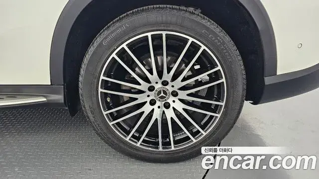 Mercedes-Benz GLC-Class 2023 — Şəkil 31/33