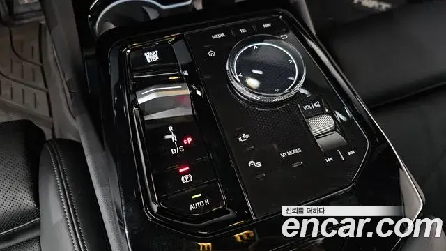 BMW 5 Series 2025 — Фото 9/20