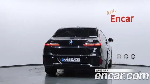 BMW 7 Series 2024 — Photo 18/20