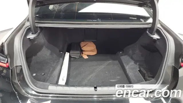 BMW 7 Series 2024 — Photo 19/20