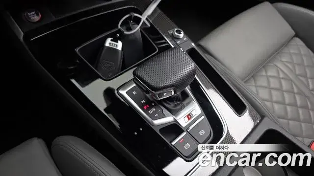 Audi SQ5 2021 — Şəkil 29/35