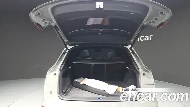 Audi SQ5 2021 — Şəkil 22/35