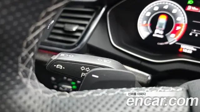 Audi SQ5 2021 — Şəkil 19/35