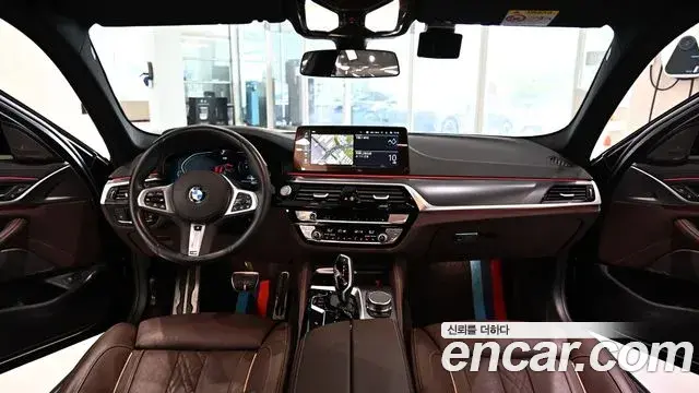 BMW 5 Series 2022 — Şəkil 2/20