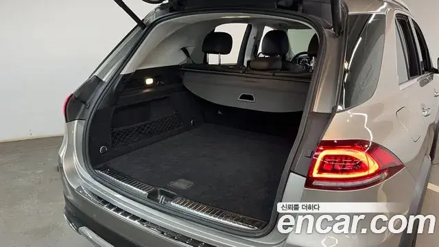 Mercedes-Benz GLE-Class 2022 — Фото 19/20