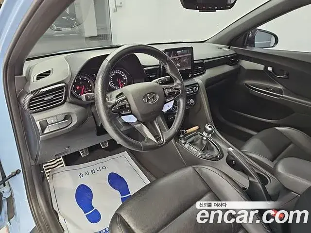 Hyundai Veloster 2020 — Photo 1/18