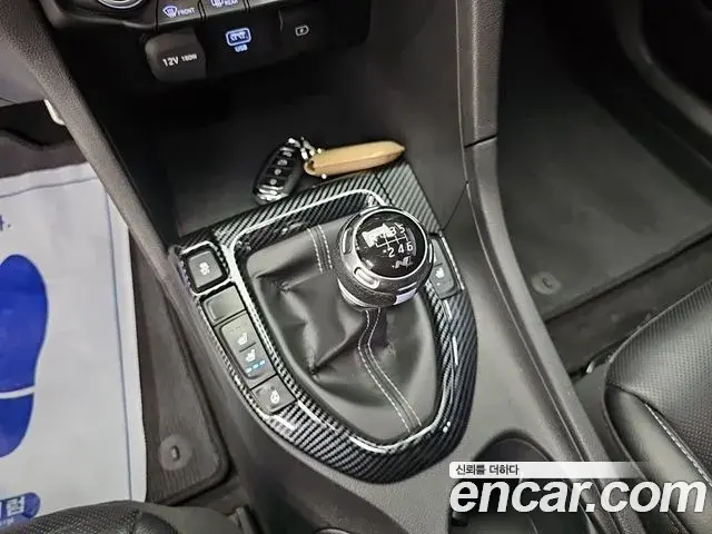 Hyundai Veloster 2020 — Photo 18/18