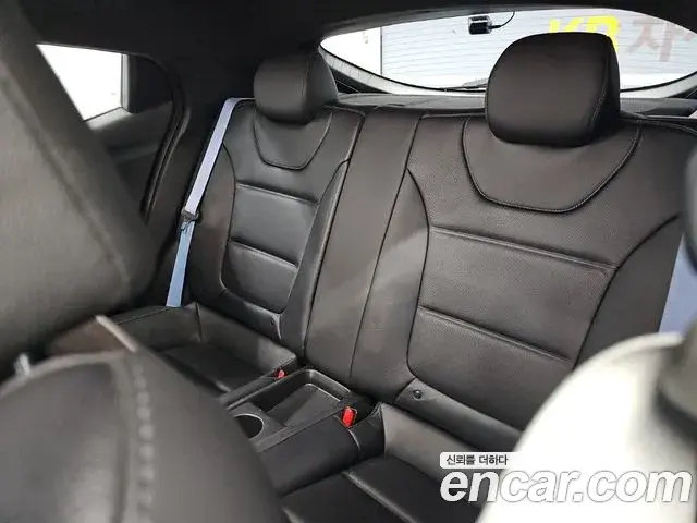 Hyundai Veloster 2020 — Photo 12/18