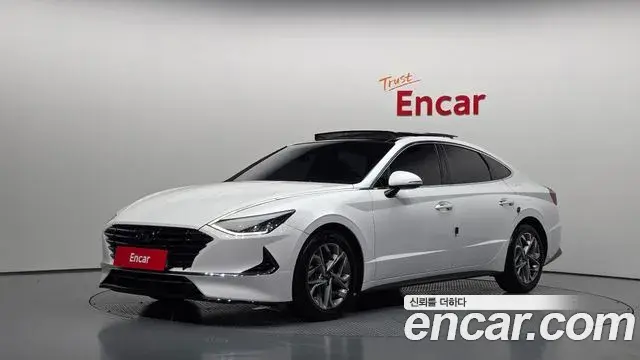 Hyundai Sonata 2019 — Фото 1/20