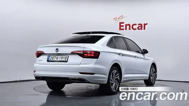 Volkswagen Jetta 2020 — ფოტო 34/36