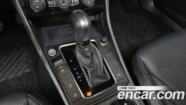 Volkswagen Jetta 2020 — ფოტო 25/36