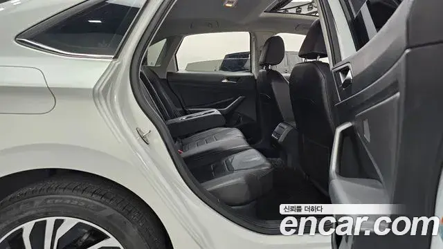 Volkswagen Jetta 2020 — ფოტო 10/36