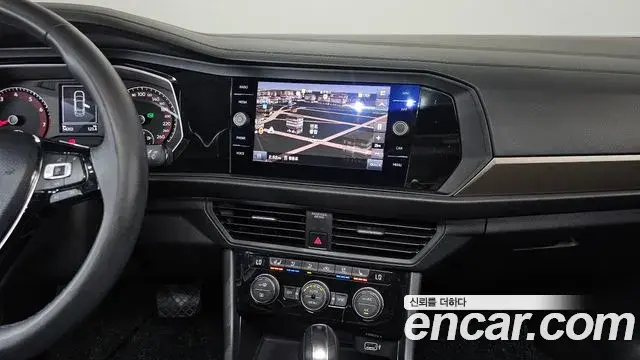 Volkswagen Jetta 2020 — ფოტო 1/36