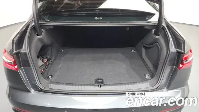 Audi A6 2022 — Şəkil 25/33