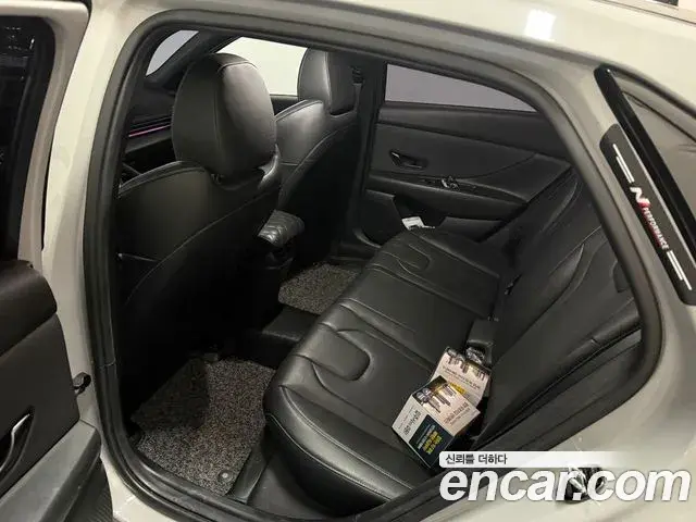 Hyundai The New Avante Hybrid 2021 — ფოტო 9/11