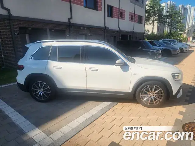 Mercedes-Benz GLB-Class 2023 — Фото 7/10