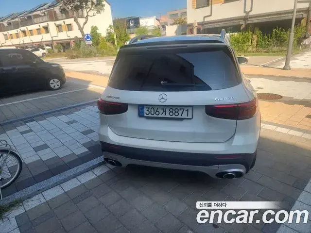 Mercedes-Benz GLB-Class 2023 — Фото 9/10
