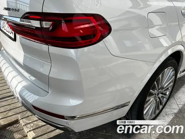BMW X7 2022 — Şəkil 9/14