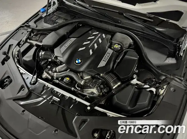 BMW 8 Series 2023 — Фото 5/20