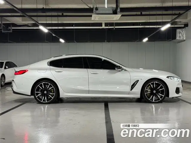 BMW 8 Series 2023 — Фото 19/20