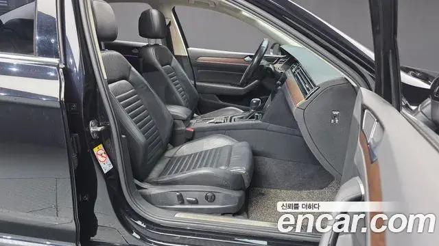 Volkswagen Passat GT 2018 — Şəkil 2/20
