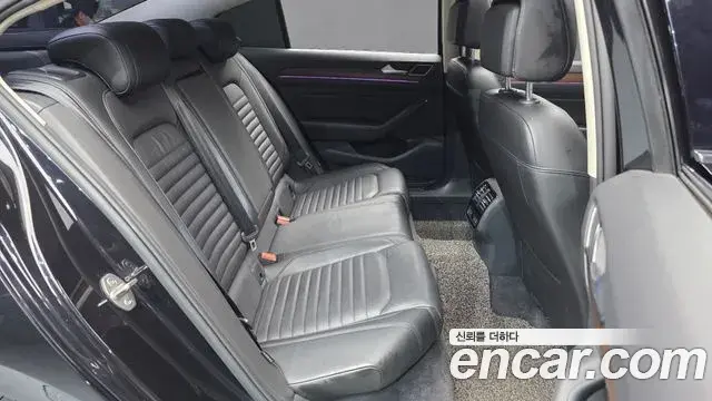 Volkswagen Passat GT 2018 — Şəkil 9/20