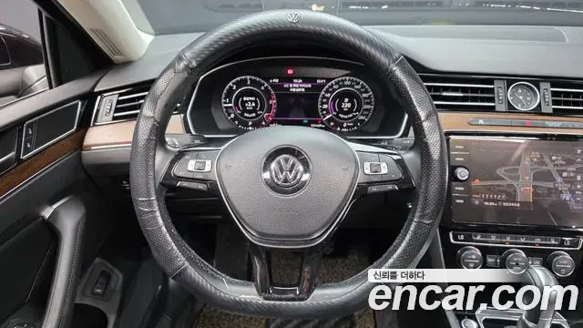Volkswagen Passat GT 2018 — Şəkil 17/20