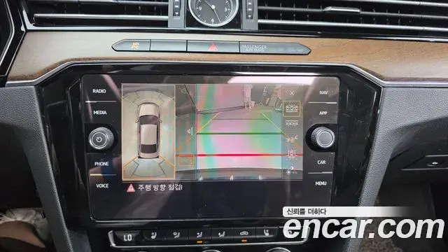 Volkswagen Passat GT 2018 — Şəkil 13/20