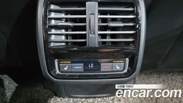 Volkswagen Passat GT 2018 — Şəkil 14/20