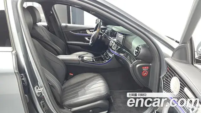 Mercedes-Benz E-Class 2021 — Şəkil 29/35