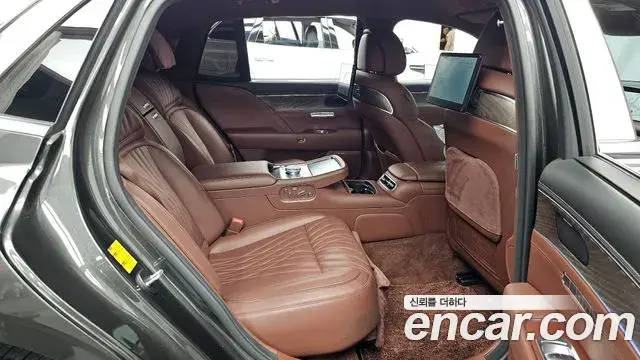 Genesis G90 2023 — ფოტო 31/35