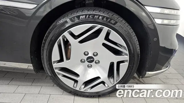 Genesis G90 2023 — ფოტო 7/35