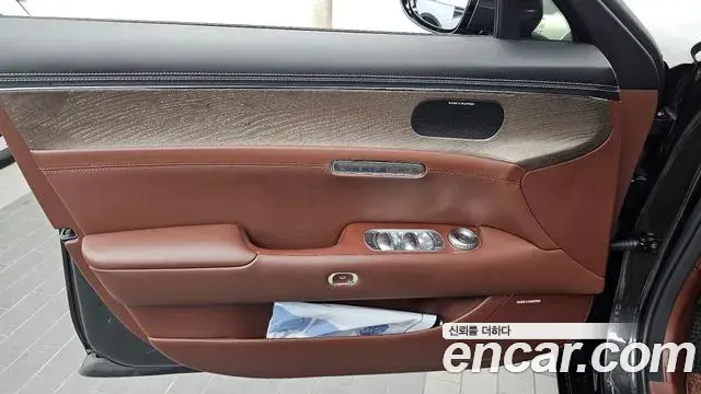 Genesis G90 2023 — ფოტო 29/35