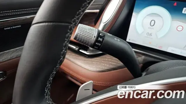 Genesis G90 2023 — ფოტო 13/35