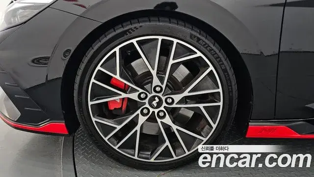 Hyundai The New Avante Hybrid 2022 — ფოტო 4/32