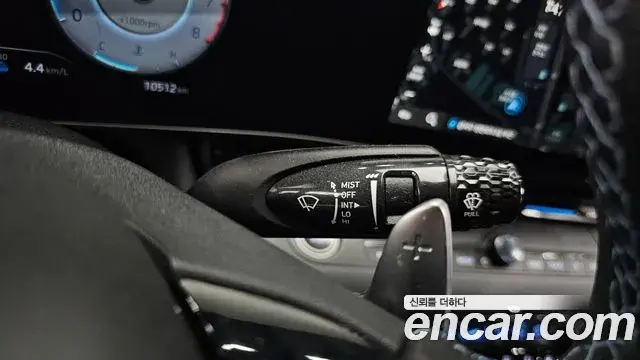 Hyundai The New Avante Hybrid 2022 — ფოტო 12/32