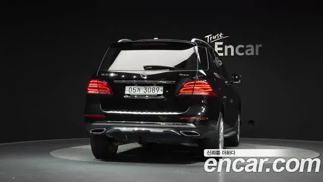 Mercedes-Benz GLE-Class 2018 — Şəkil 12/20