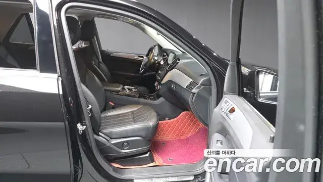 Mercedes-Benz GLE-Class 2018 — Şəkil 17/20