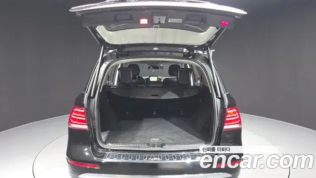 Mercedes-Benz GLE-Class 2018 — Şəkil 8/20