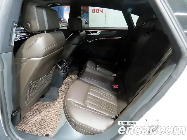 Audi A7 2020 — ფოტო 13/20