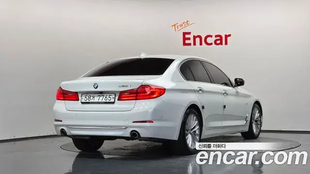 BMW 5 Series 2018 — Photo 17/20