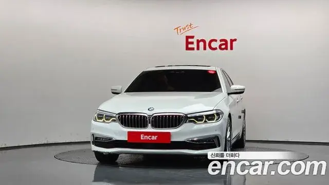 BMW 5 Series 2018 — Photo 12/20