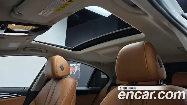 BMW 5 Series 2018 — Photo 7/20